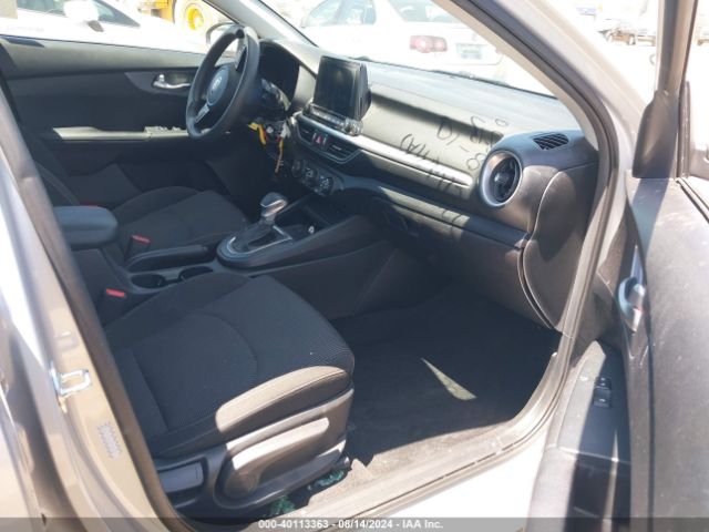 3KPF24ADXME296090 KIA Forte Lxs