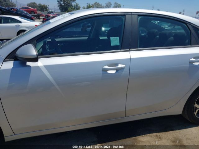 3KPF24ADXME296090 KIA Forte Lxs