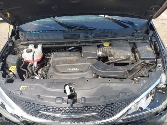 Chrysler Pacifica Touring Plus 2018 2C4RC1FG6JR125567 Image 10