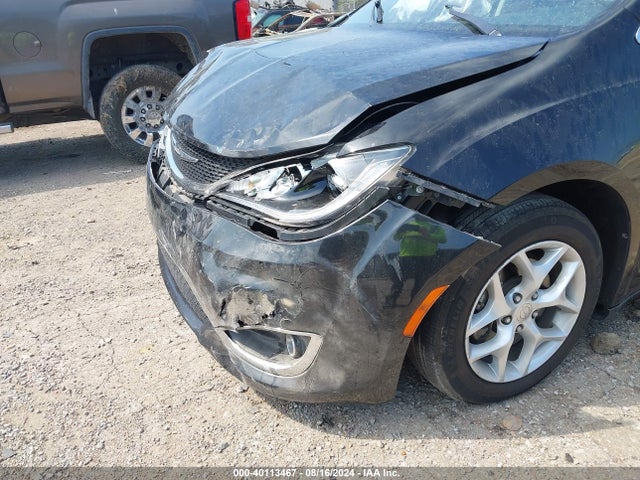 Chrysler Pacifica Touring Plus 2018 2C4RC1FG6JR125567 Image 17