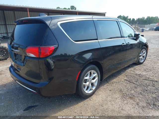Chrysler Pacifica Touring Plus 2018 2C4RC1FG6JR125567 Image 4