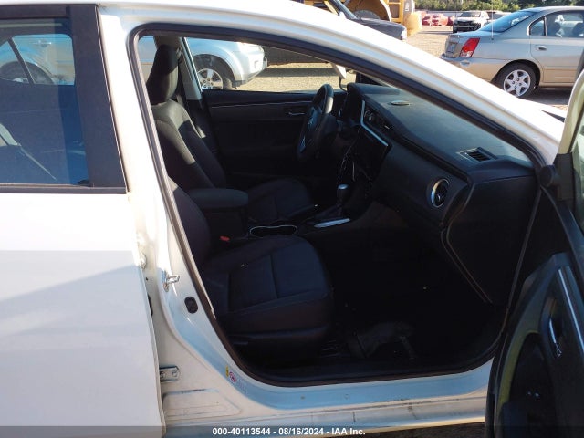 Toyota COROLLA LE 2018 5YFBURHE5JP814573 Image 5