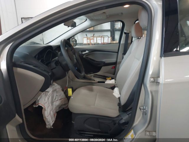 1FADP3F25FL255537 Ford FOCUS SE