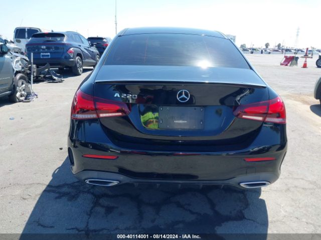 W1K3G4EB7LJ223957 Mercedes-Benz A 220