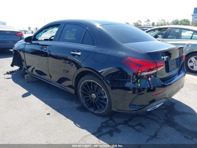 W1K3G4EB7LJ223957 Mercedes-Benz A 220