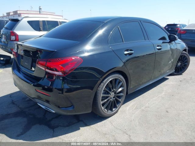 W1K3G4EB7LJ223957 Mercedes-Benz A 220