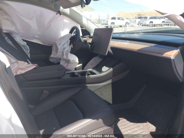 7SAYGDED5RF015600 Tesla Model Y