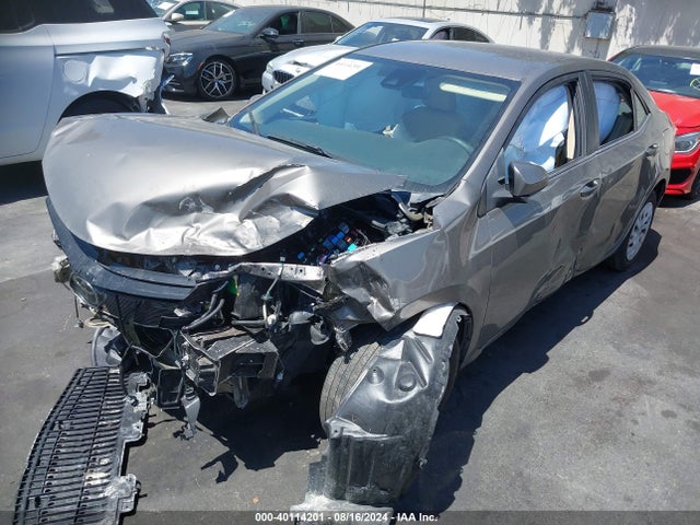 Toyota COROLLA LE 2018 5YFBURHE4JP815066 Image 2
