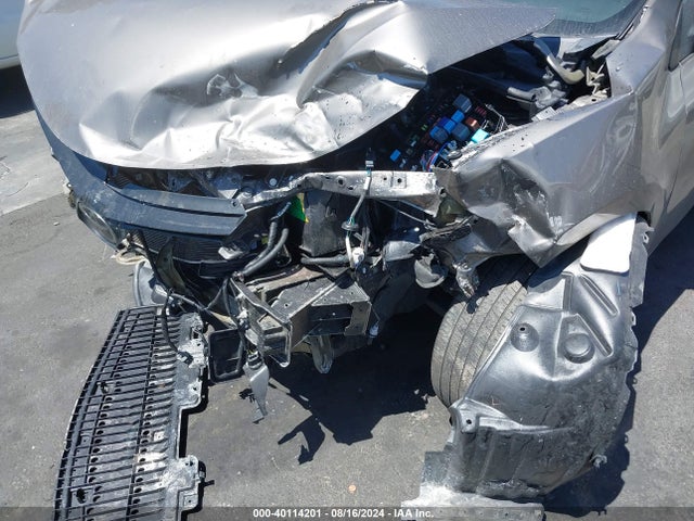 Toyota COROLLA LE 2018 5YFBURHE4JP815066 Image 6