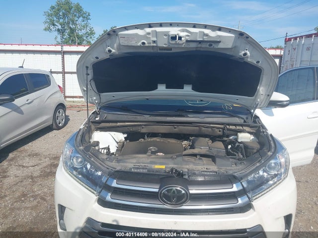Toyota Highlander Limited Platinum 2018 5TDYZRFH0JS244384 Image 10