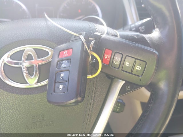 Toyota Highlander Limited Platinum 2018 5TDYZRFH0JS244384 Image 11