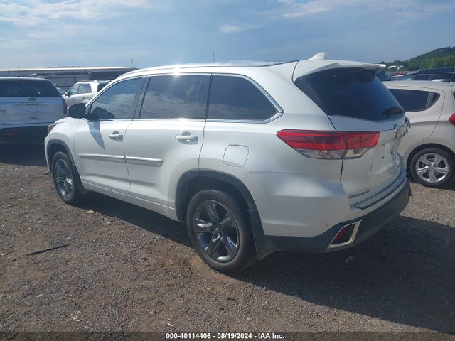 Toyota Highlander Limited Platinum 2018 5TDYZRFH0JS244384 Image 3