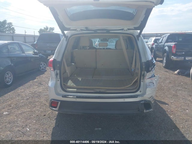 Toyota Highlander Limited Platinum 2018 5TDYZRFH0JS244384 Image 8