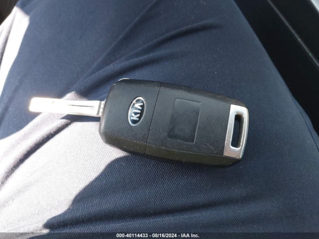 KNAGM4A77F5535695 KIA Optima Lx