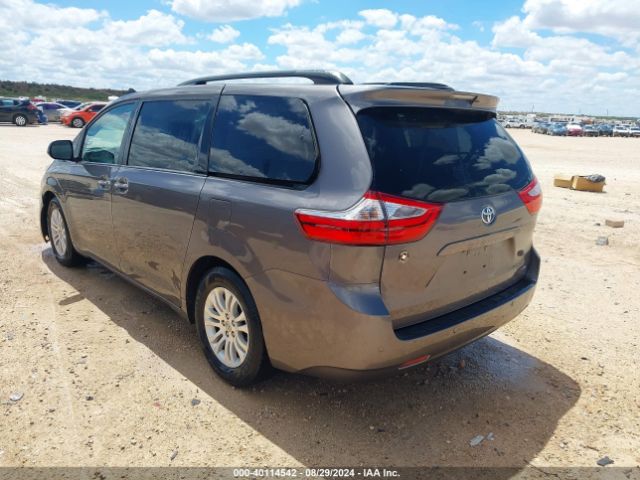 5TDYK3DC5FS664951 Toyota Sienna Xle 8 Passenger