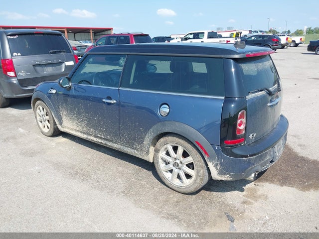 2011 MINI COOPER S CLUBMAN WMWZG3C55BTY31049 Photo 2