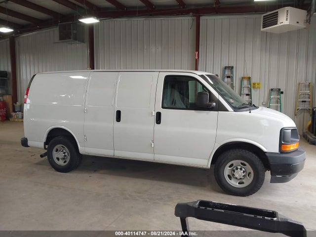 Chevrolet Express 2500 Work Van 2017 1GCWGAFF4H1136287 Image 13