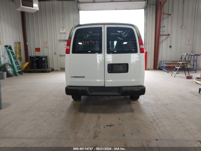 Chevrolet Express 2500 Work Van 2017 1GCWGAFF4H1136287 Image 16