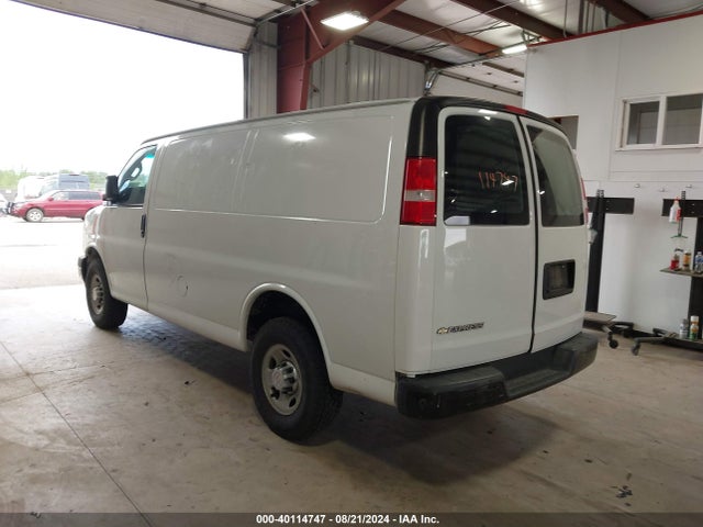 Chevrolet Express 2500 Work Van 2017 1GCWGAFF4H1136287 Image 3