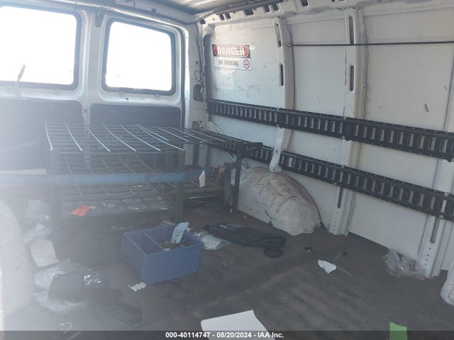 Chevrolet Express 2500 Work Van 2017 1GCWGAFF4H1136287 Image 8