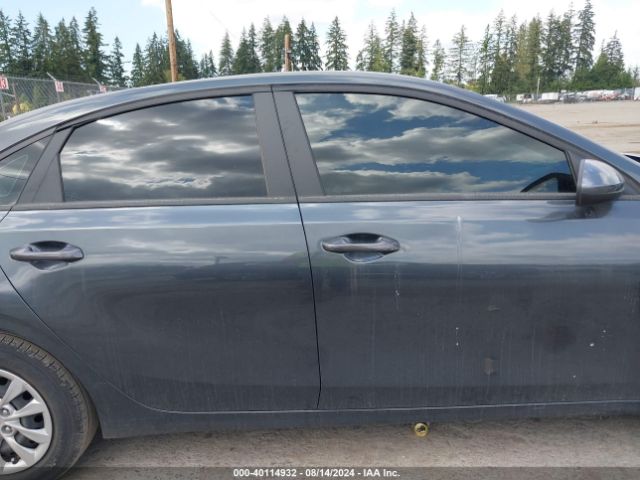 3KPF24AD7ME401586 KIA FORTE FE