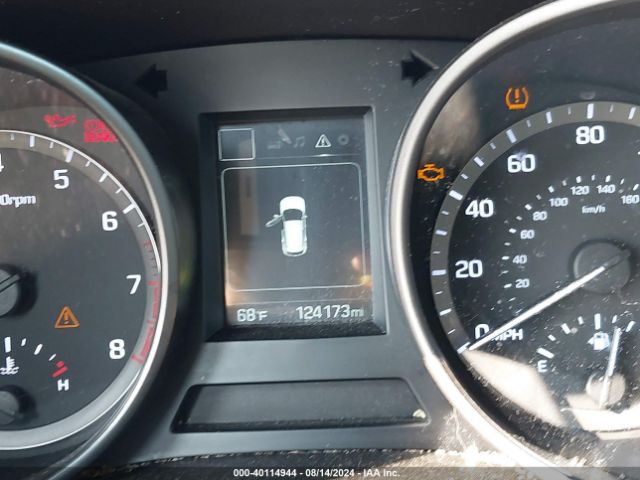 KM8SMDHF8HU174038 Hyundai Santa Fe Se