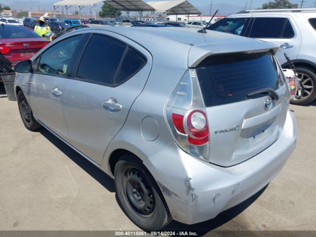 JTDKDTB3XE1073657 Toyota Prius C One