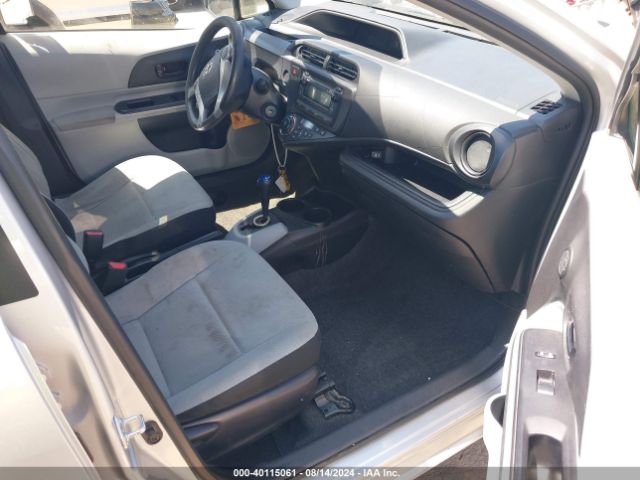 JTDKDTB3XE1073657 Toyota Prius C One
