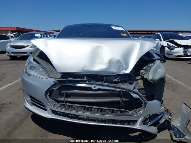 Tesla Model S 60/70/85 2015 5YJSA1E19FF111413 Image 13