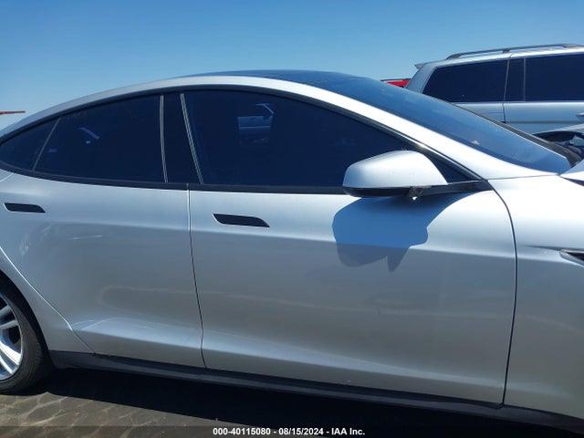 Tesla Model S 60/70/85 2015 5YJSA1E19FF111413 Image 14
