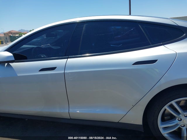 Tesla Model S 60/70/85 2015 5YJSA1E19FF111413 Image 15