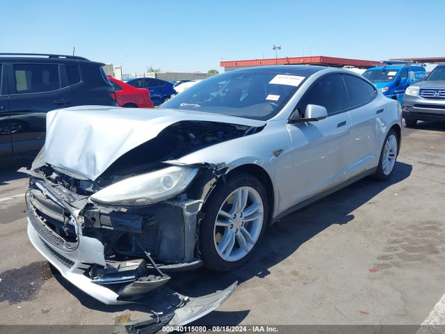 Tesla Model S 60/70/85 2015 5YJSA1E19FF111413 Image 2