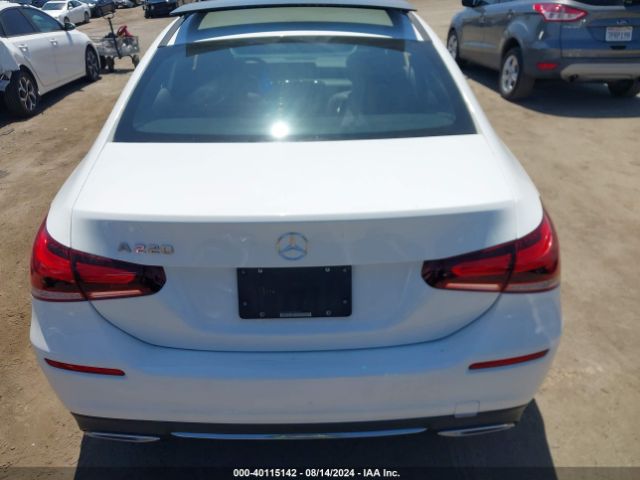 WDD3G4EB2KW025921 Mercedes-Benz A 220