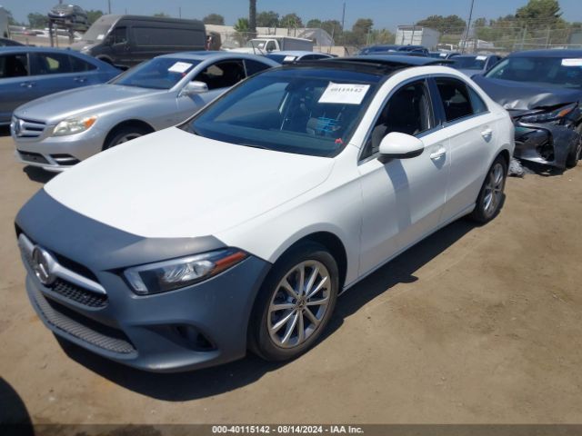 WDD3G4EB2KW025921 Mercedes-Benz A 220