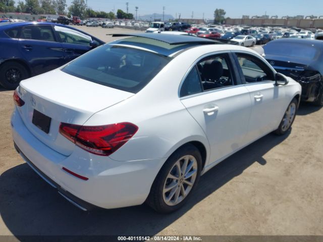 WDD3G4EB2KW025921 Mercedes-Benz A 220