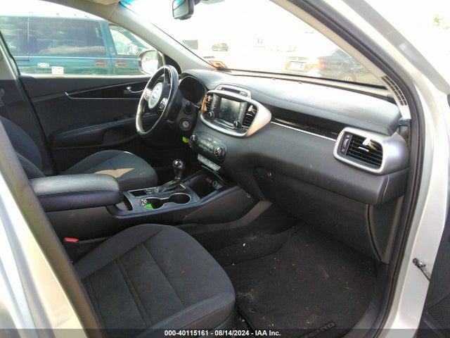 5XYPGDA57HG302287 KIA Sorento 3.3l Lx