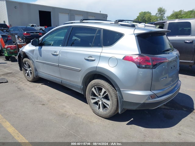 Toyota Rav4 Xle 2018 JTMRFREV0JJ242524 Image 3