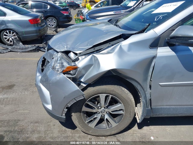 Toyota Rav4 Xle 2018 JTMRFREV0JJ242524 Image 6