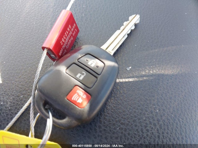 Toyota RAV4 LE 2016 2T3BFREV6GW498193 Image 11
