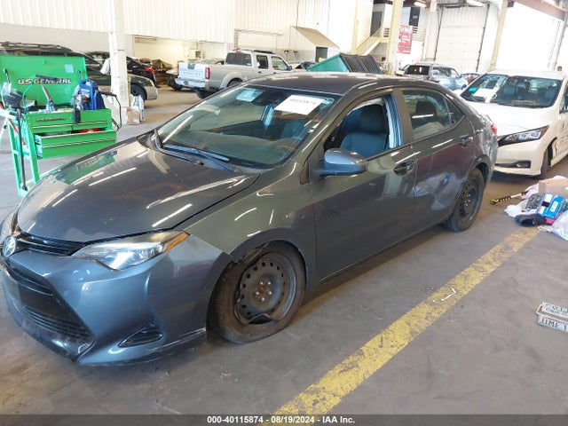 Toyota COROLLA LE 2018 2T1BURHE7JC040844 Image 2
