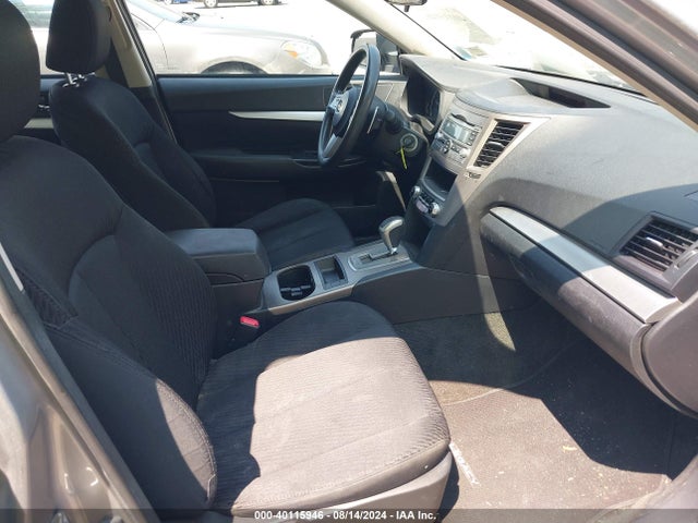 40115946 :رقم المزاد ، 4S3BMBA60B3264185 vin ، 2011 Subaru Legacy 2.5i مزاد بيع