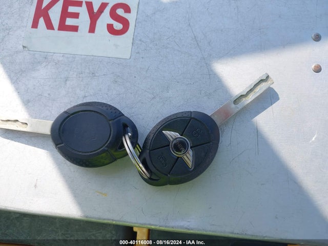 2007 MINI COOPER S WMWRH33537TL95001 Photo 10