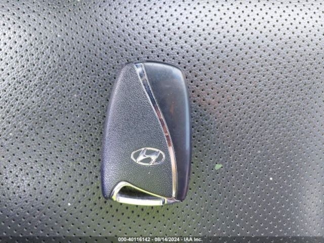 KM8SN4HF1HU230561 Hyundai Santa Fe Se