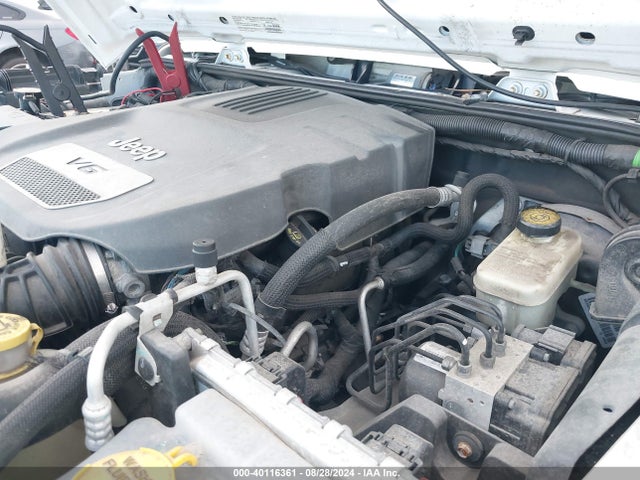 1C4BJWDG9EL161307 Jeep Wrangler Unlimited Freedom Edition