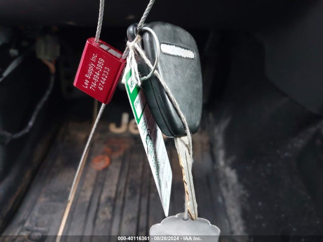 1C4BJWDG9EL161307 Jeep Wrangler Unlimited Freedom Edition