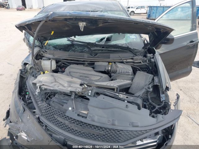 2C4RC1CG6RR132373 Chrysler Voyager Lx