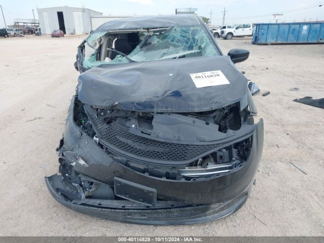 2C4RC1CG6RR132373 Chrysler Voyager Lx