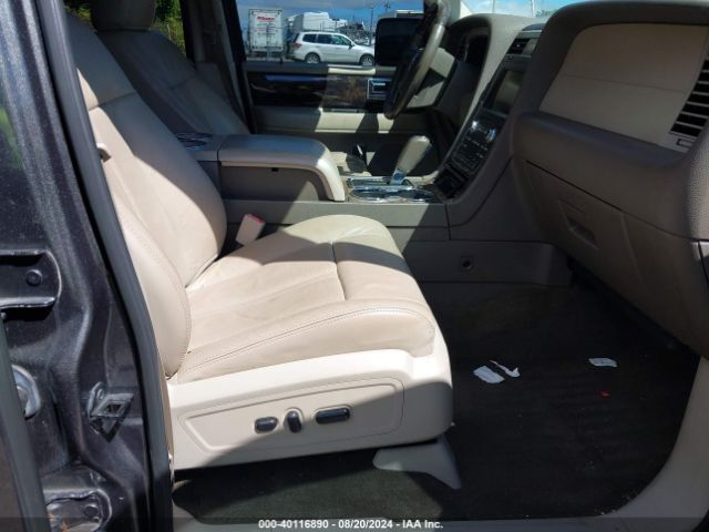 5LMJJ2JT9FEJ05677 Lincoln Navigator