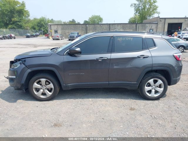3C4NJDBB3KT629167 Jeep Compass Latitude 4x4