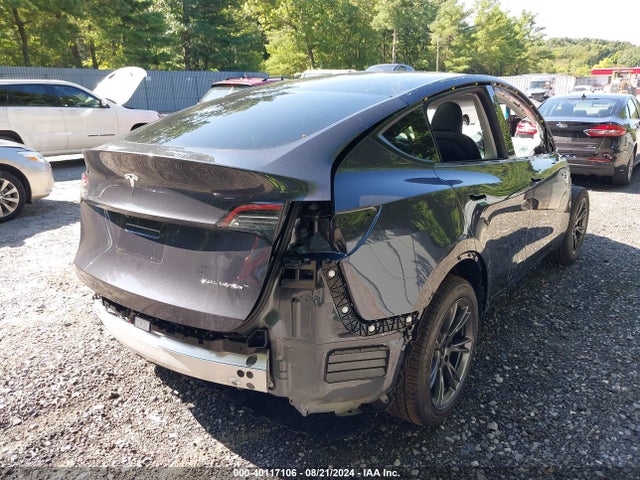 2024 TESLA MODEL Y 7SAYGDEEXRA307345 Photo 3
